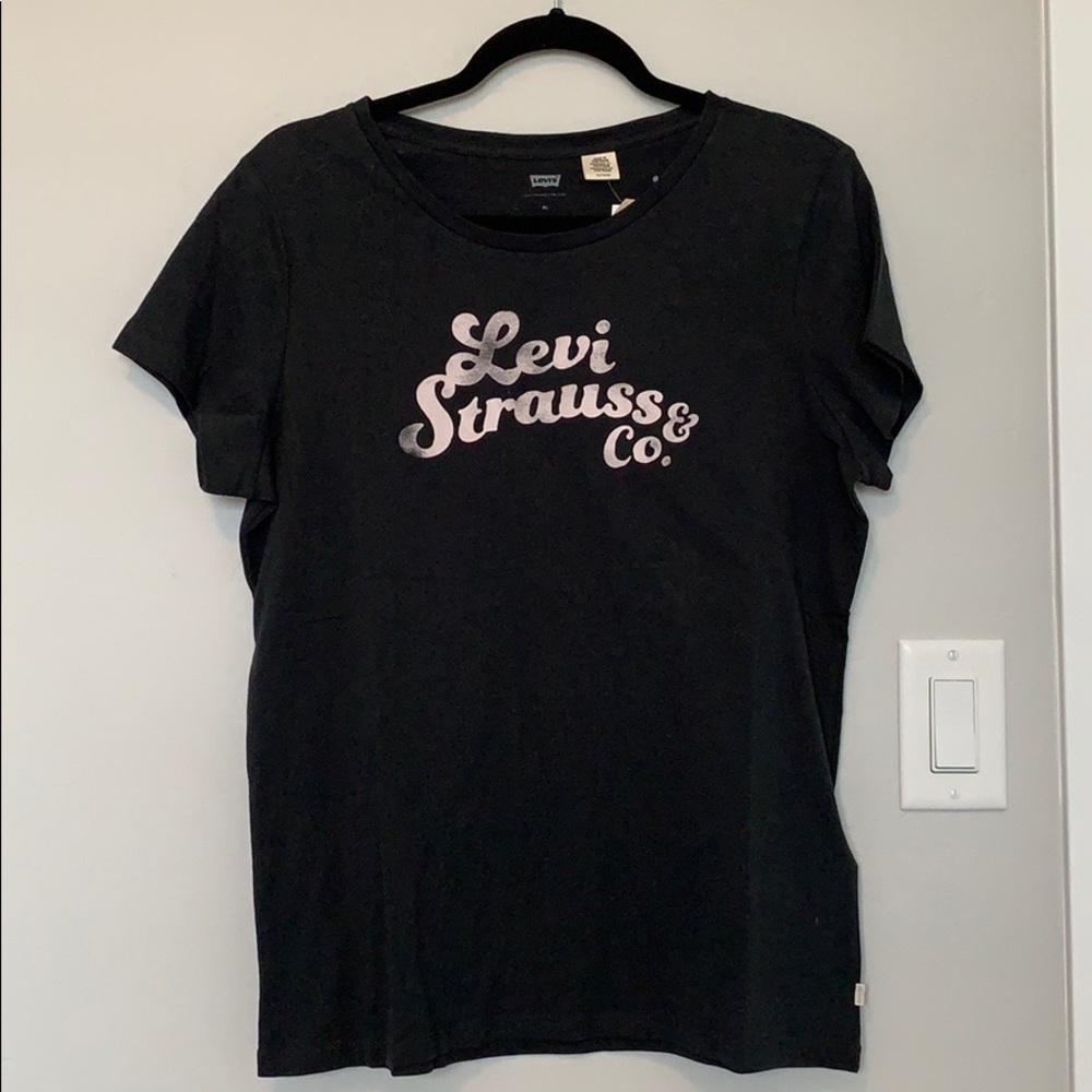 ❌SOLD❌  NWT - Classic Levi's T-Shirt